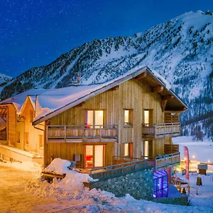 Hotel Anova & ***