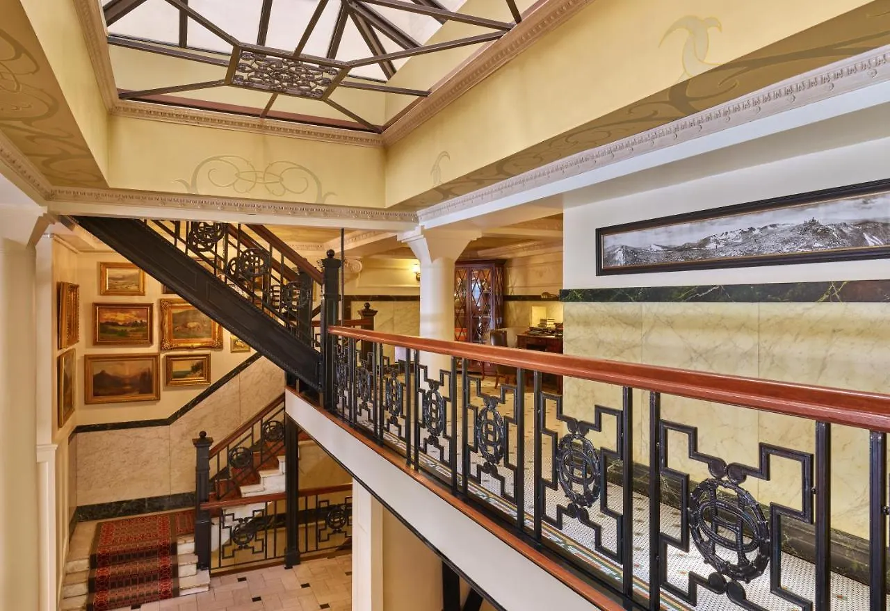 The Oxford Hotel DEN
