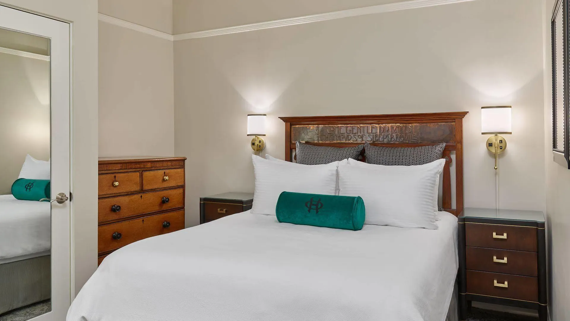 The Oxford Hotel DEN 4*,